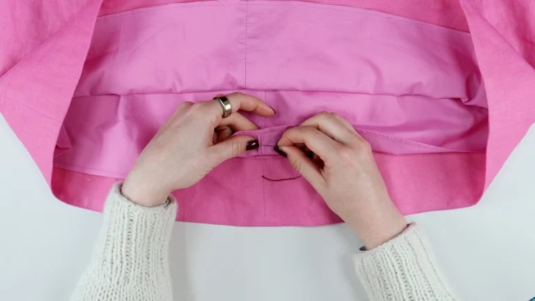 Attaching the thread chain to the lining seam allowance
