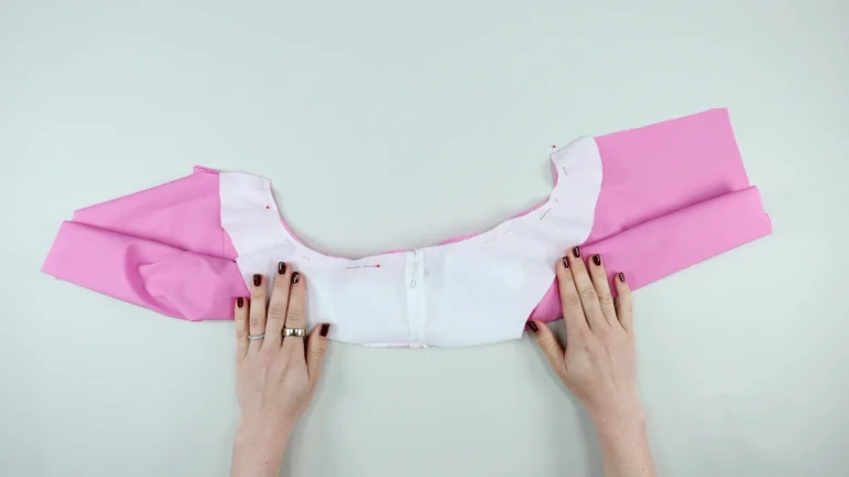 Pinned armhole with the all-in-one facing, no centre back seam
