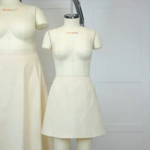 A-line skirt toiles fitted on two different female body shapes